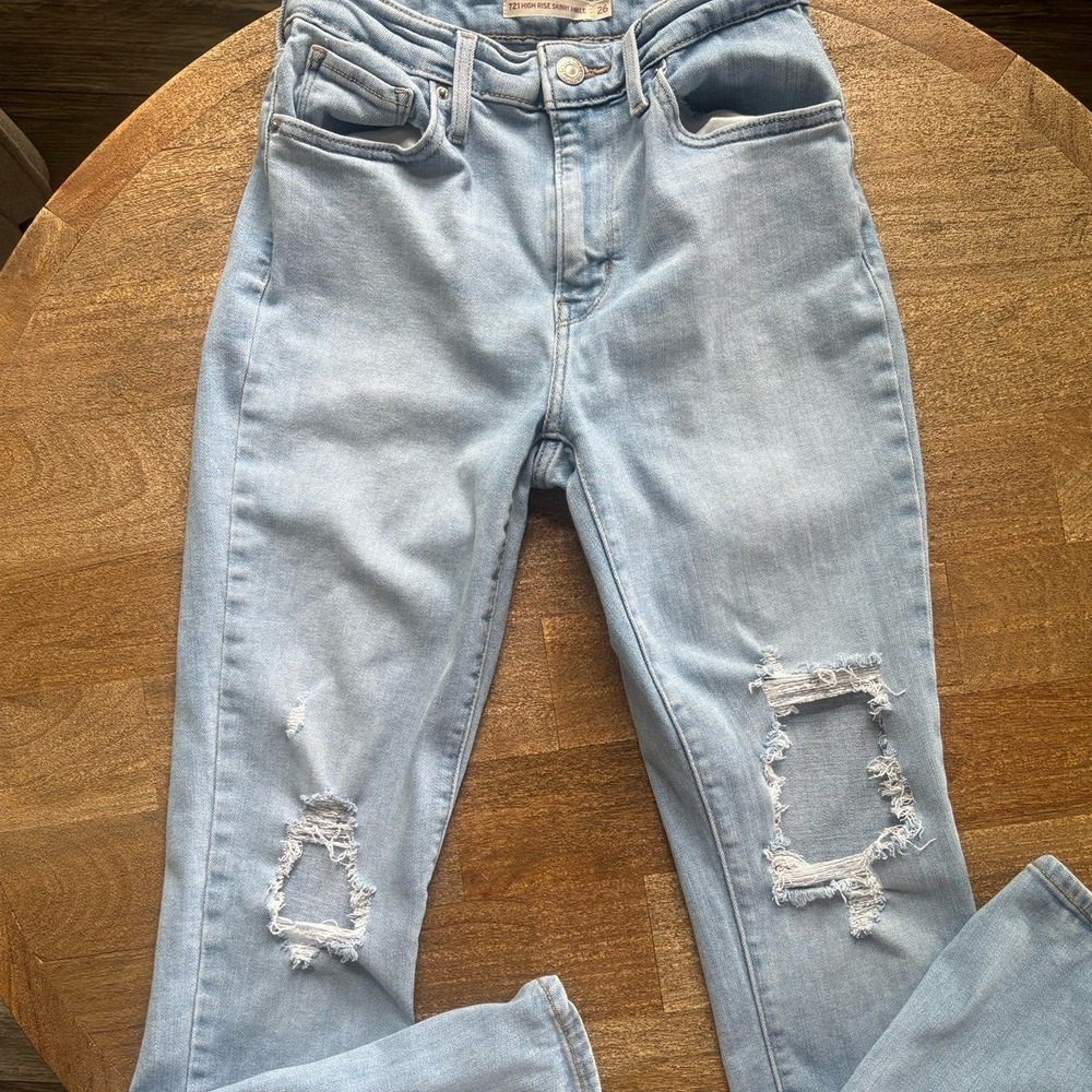 Levi's 721 High-Rise Distressed Skinny Ankle Jeans Size 26"